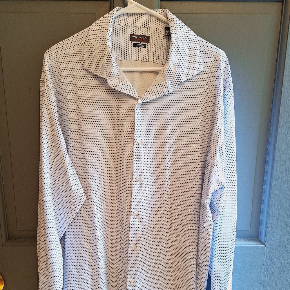 Van Heusen Traveler Men's Dress Shirt - NWOT